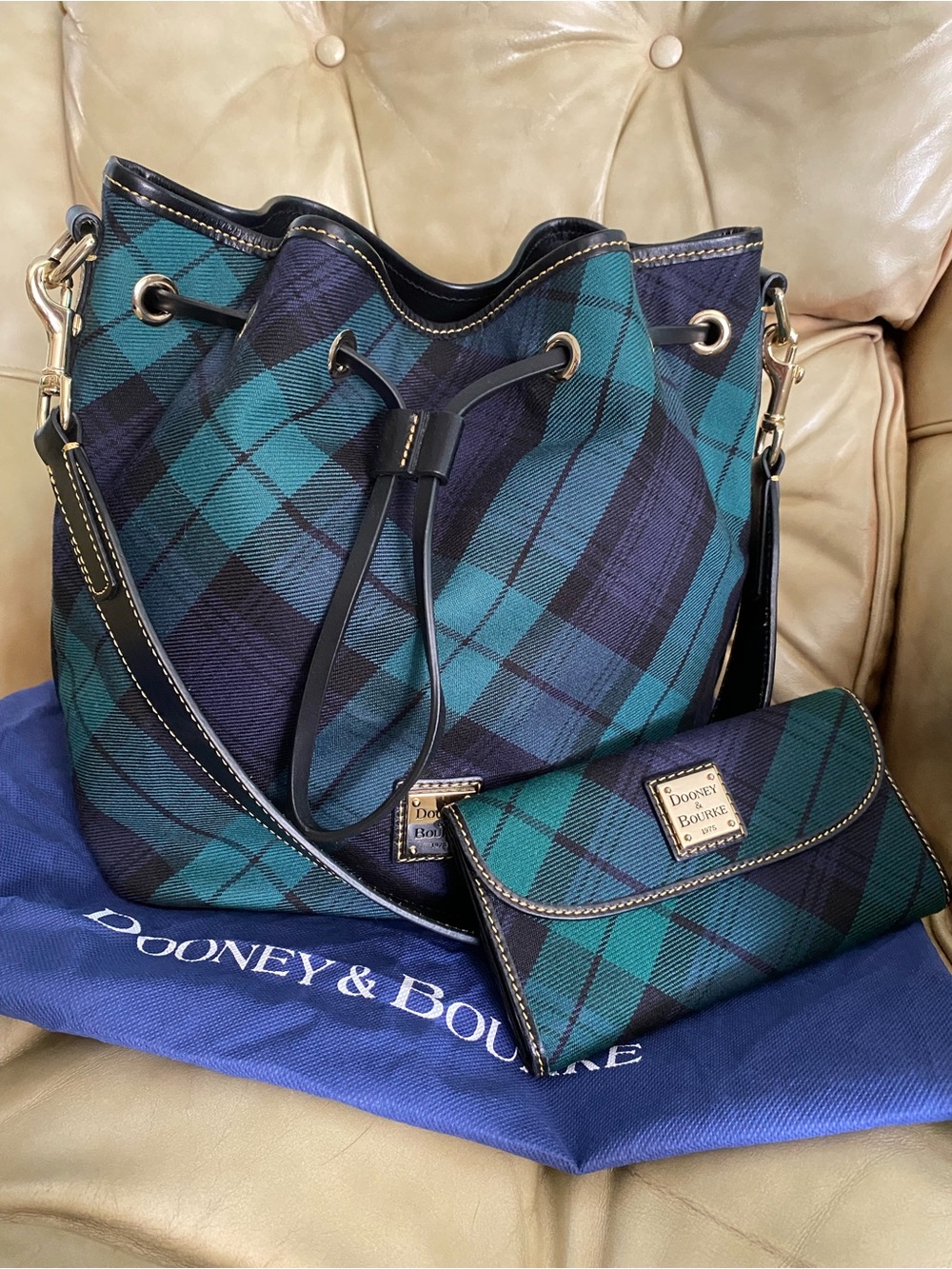 LKNW Dooney & Bourke Tartan Plaid Drawstring Bucket Bag & Wallet Set Navy/Green